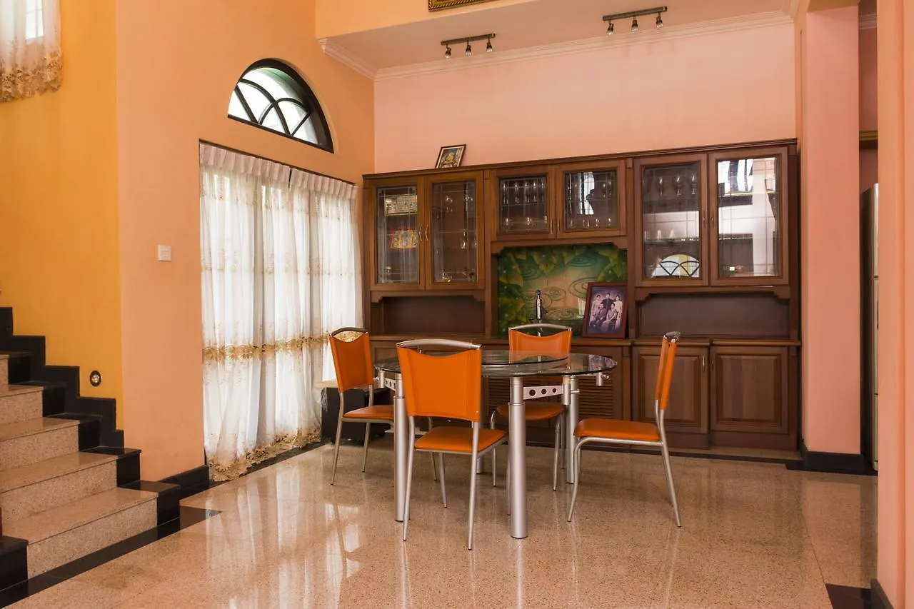 Breeze Villa Канди